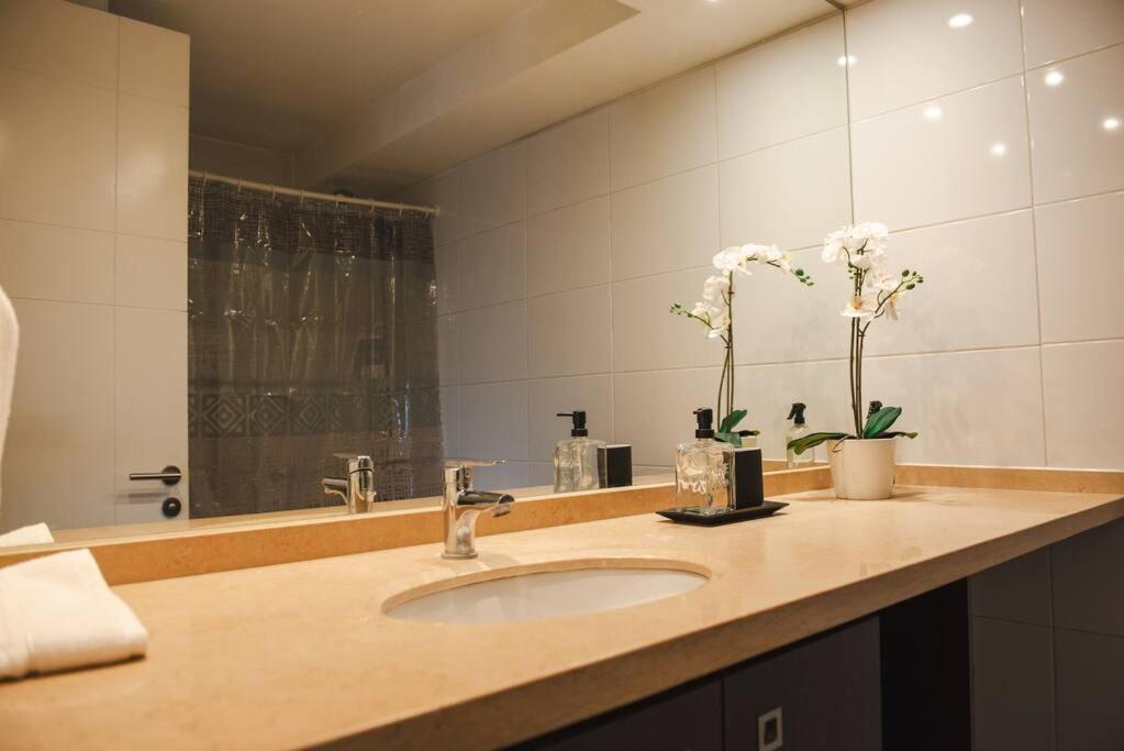 Lujoso Departamento A Pasos De Parque Arauco Apartamento *